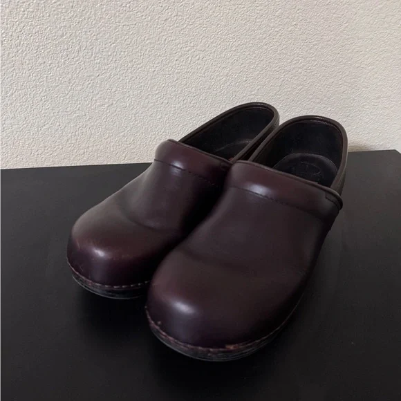 Dansko Professional Cordovan Smooth Leather Clogs size 40 - Picture 3 of 7